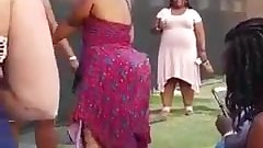 Big booty mature twerking