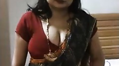 Desi Aunty clips for more visit here www.indiansex69.com